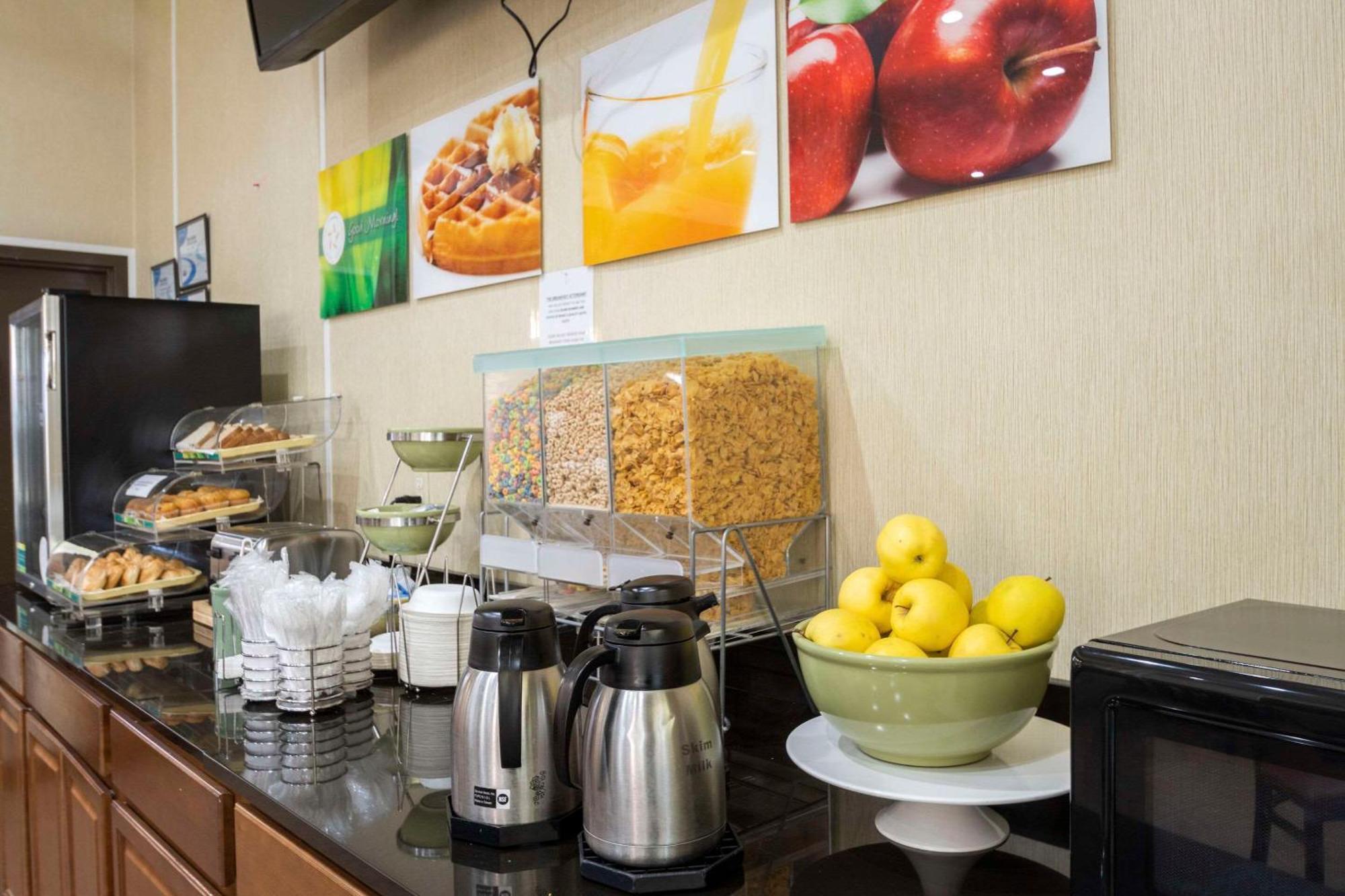 Quality Suites Hickory South Exteriér fotografie