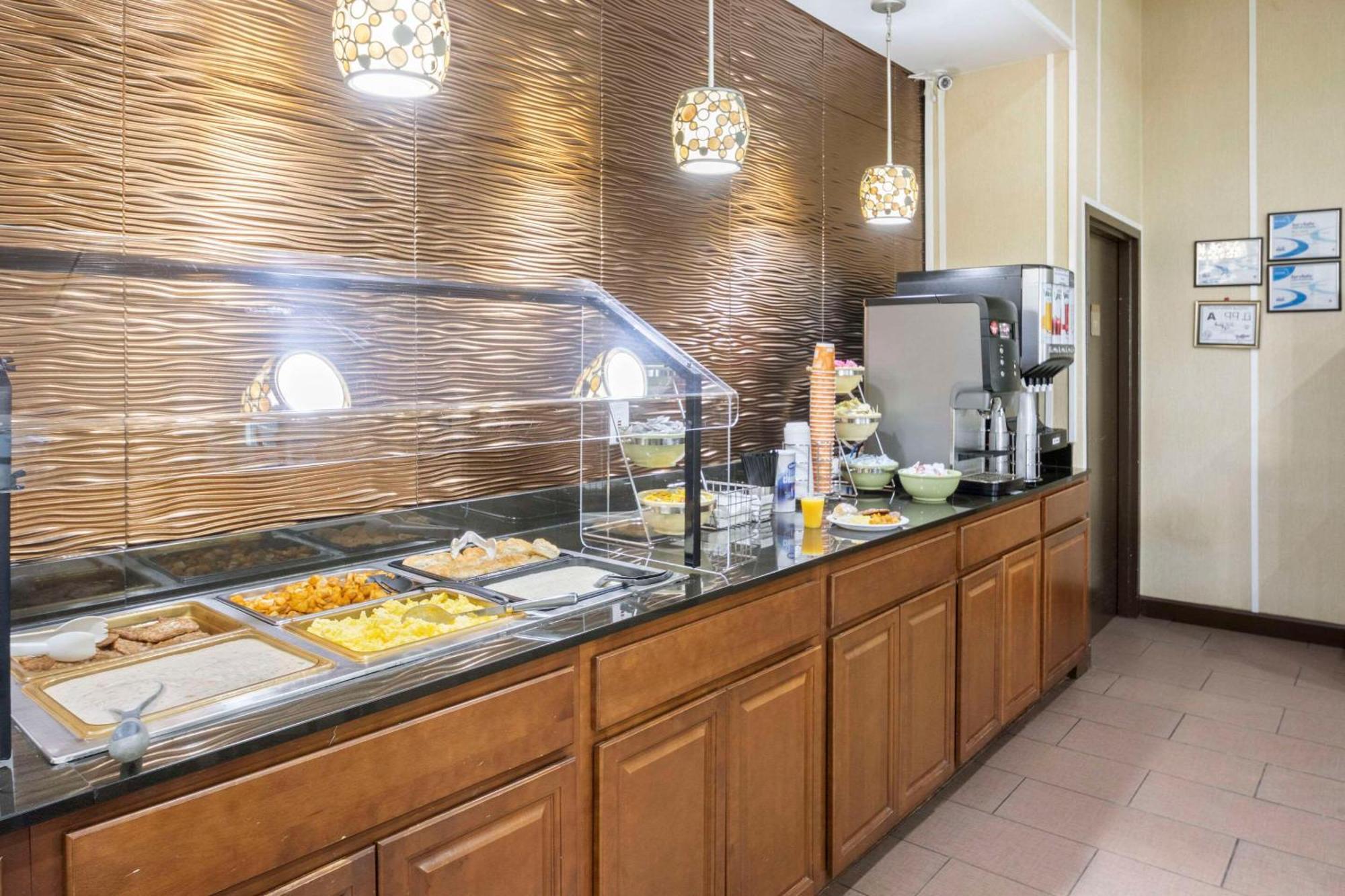 Quality Suites Hickory South Exteriér fotografie