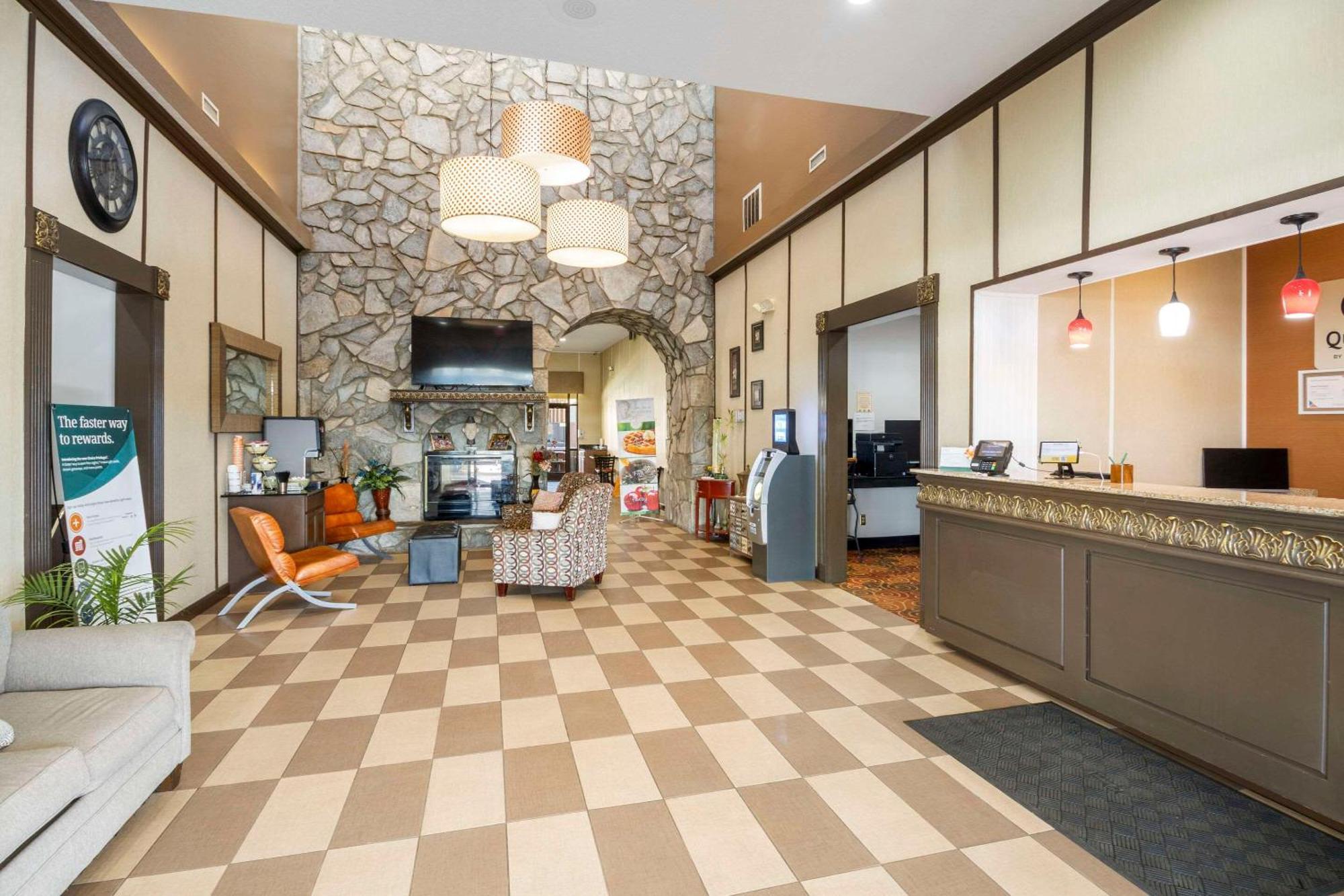 Quality Suites Hickory South Exteriér fotografie