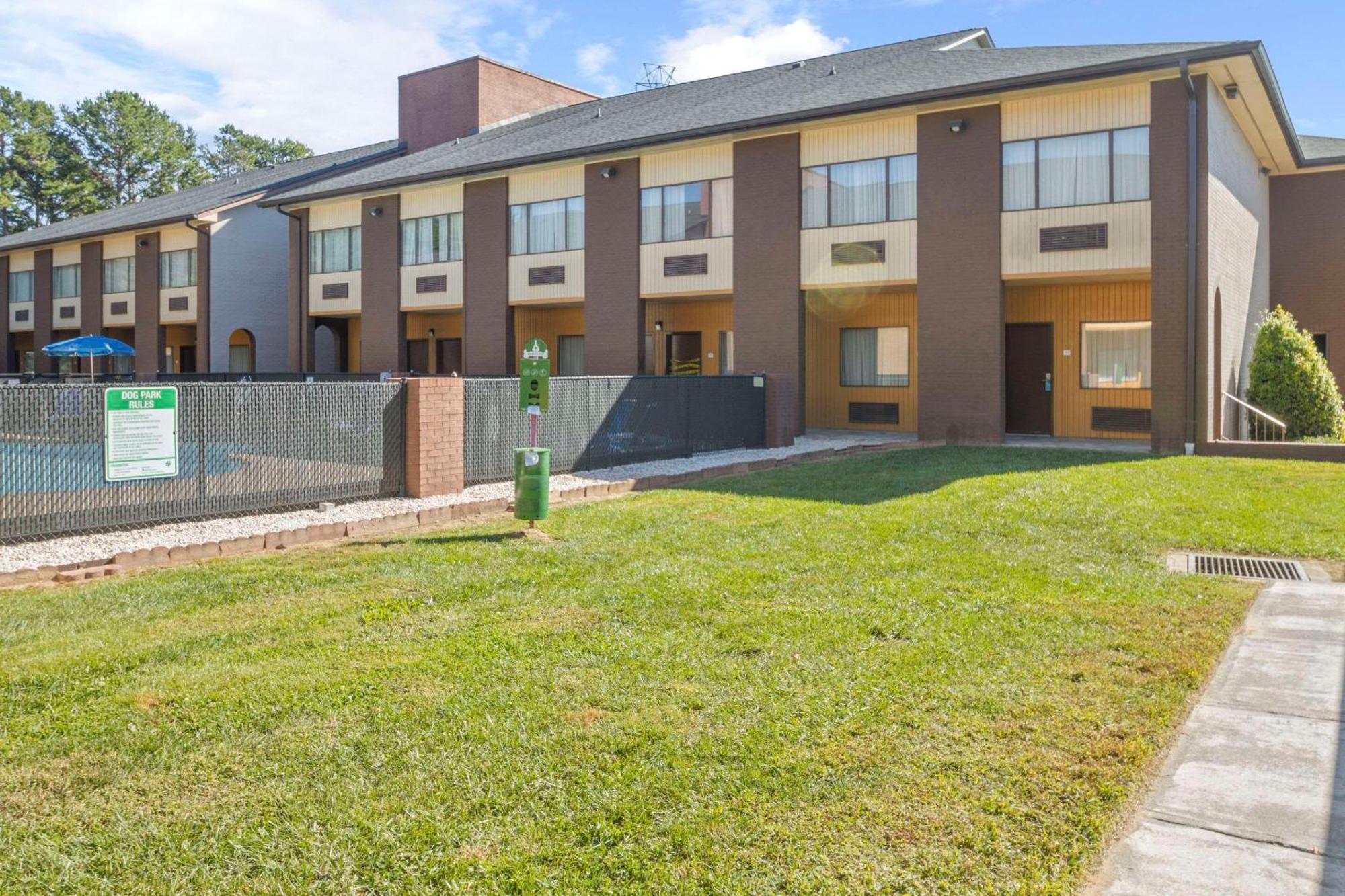 Quality Suites Hickory South Exteriér fotografie