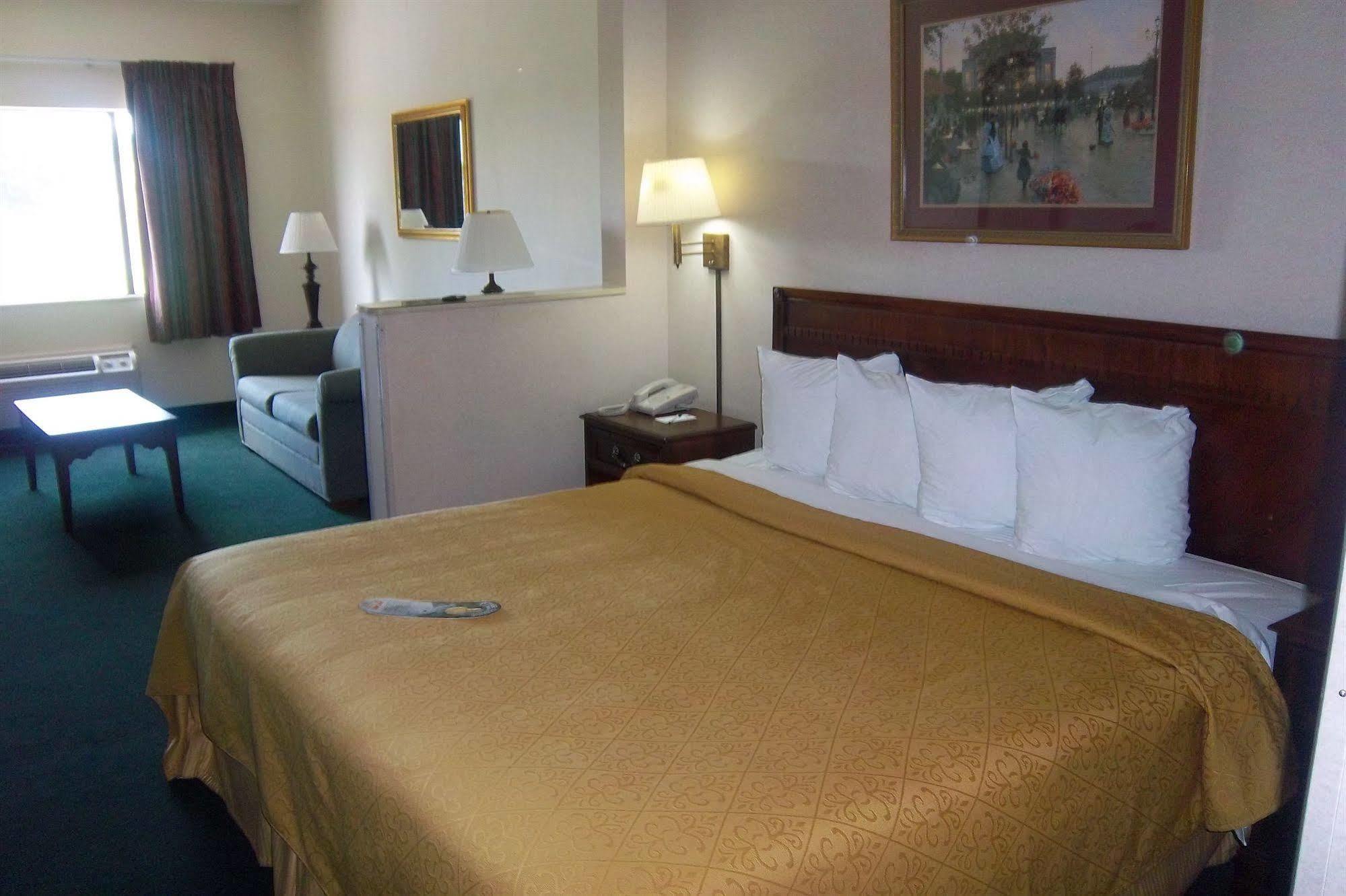 Quality Suites Hickory South Exteriér fotografie